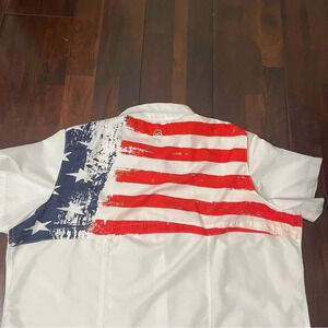 Magellan Outdoors Button-Up Shirt 2X Short-Sleeve American Flag Print White Fish